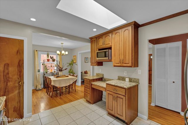 3612 Rosemont Ct, Louisville, KY 40218