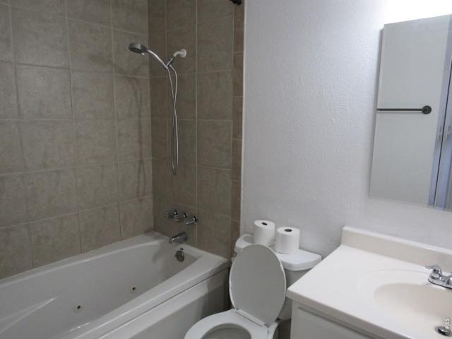 2551 S Hoyt Ct, Lakewood, CO 80227