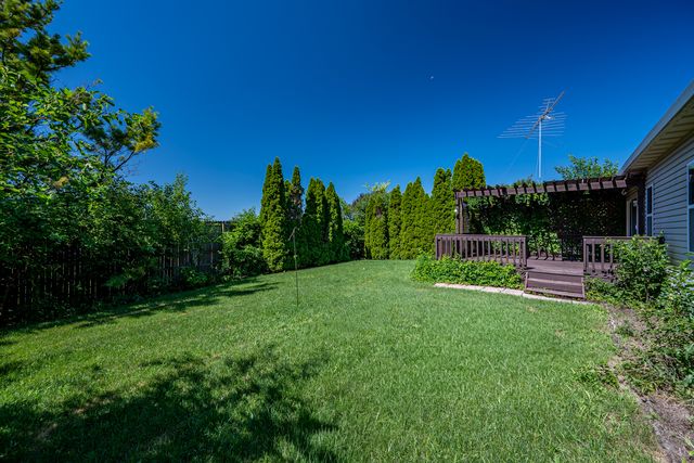 204 Magnolia Drive, North Aurora, IL 60542