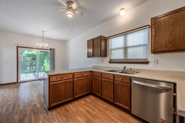 204 Magnolia Drive, North Aurora, IL 60542