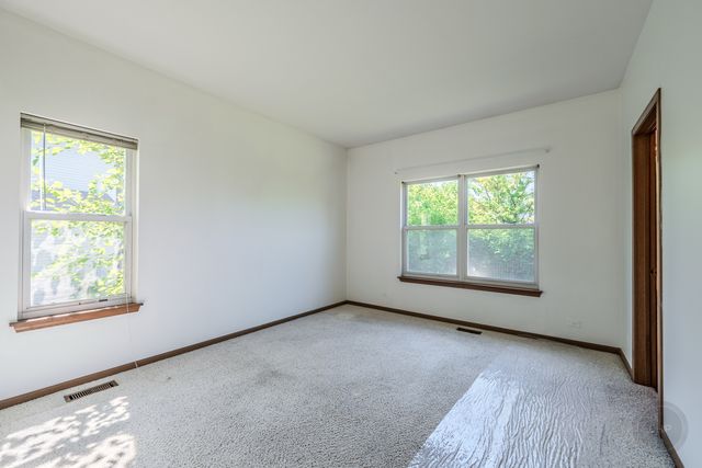 204 Magnolia Drive, North Aurora, IL 60542