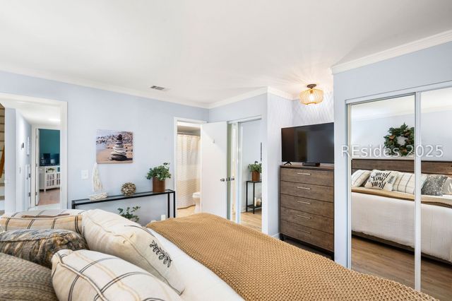 25 Deallyon Ave Apt 110, Hilton Head Island, SC 29928