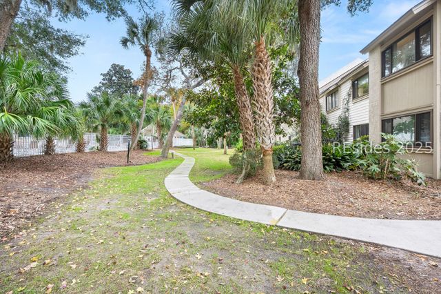25 Deallyon Ave Apt 110, Hilton Head Island, SC 29928