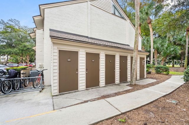 25 Deallyon Ave Apt 110, Hilton Head Island, SC 29928