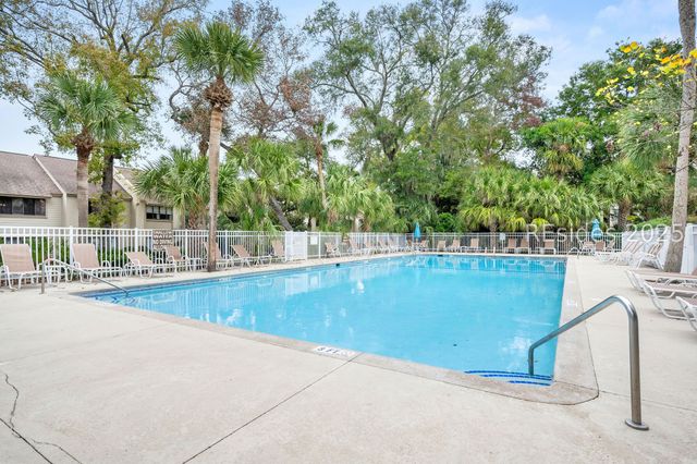 25 Deallyon Ave Apt 110, Hilton Head Island, SC 29928