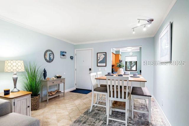 25 Deallyon Ave Apt 110, Hilton Head Island, SC 29928