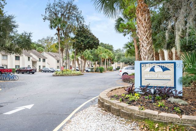 25 Deallyon Ave Apt 110, Hilton Head Island, SC 29928