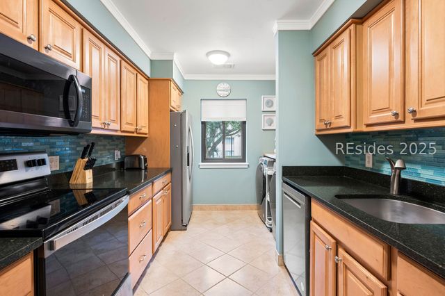 25 Deallyon Ave Apt 110, Hilton Head Island, SC 29928