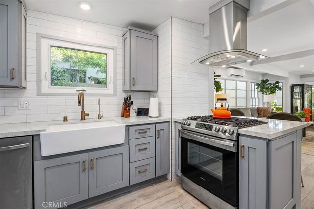 414 Cypress Drive, Laguna Beach, CA 92651