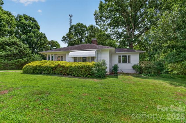 311 33rd Street Drive SE, Hickory, NC 28602