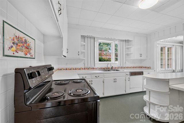 311 33rd Street Drive SE, Hickory, NC 28602