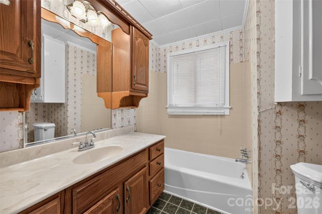 311 33rd Street Drive SE, Hickory, NC 28602