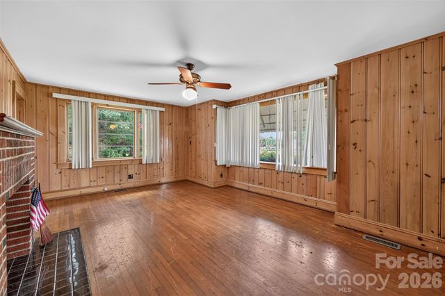 311 33rd Street Drive SE, Hickory, NC 28602
