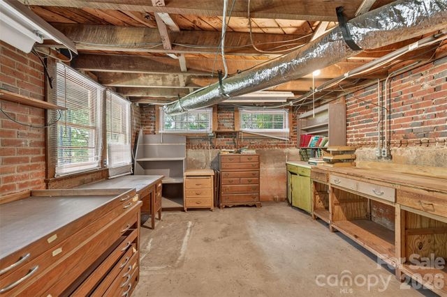 311 33rd Street Drive SE, Hickory, NC 28602