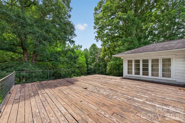 311 33rd Street Drive SE, Hickory, NC 28602
