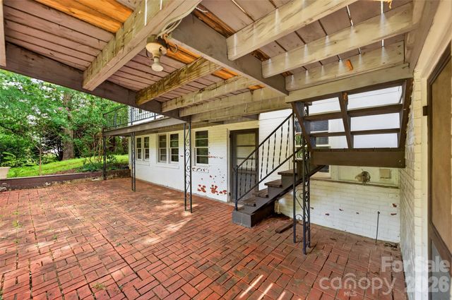311 33rd Street Drive SE, Hickory, NC 28602