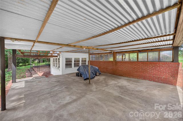 311 33rd Street Drive SE, Hickory, NC 28602