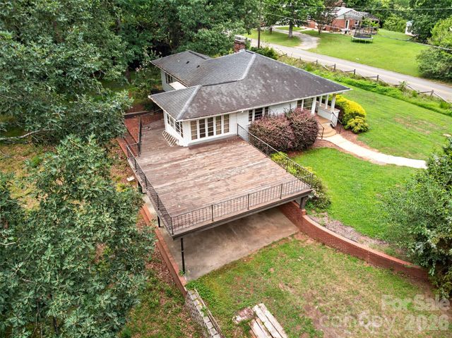311 33rd Street Drive SE, Hickory, NC 28602