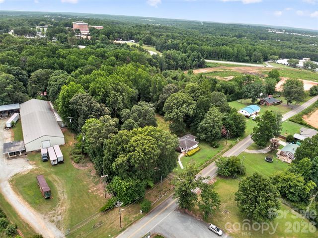 311 33rd Street Drive SE, Hickory, NC 28602