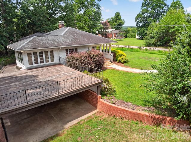 311 33rd Street Drive SE, Hickory, NC 28602