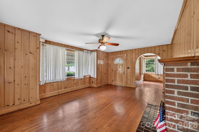 311 33rd Street Drive SE, Hickory, NC 28602