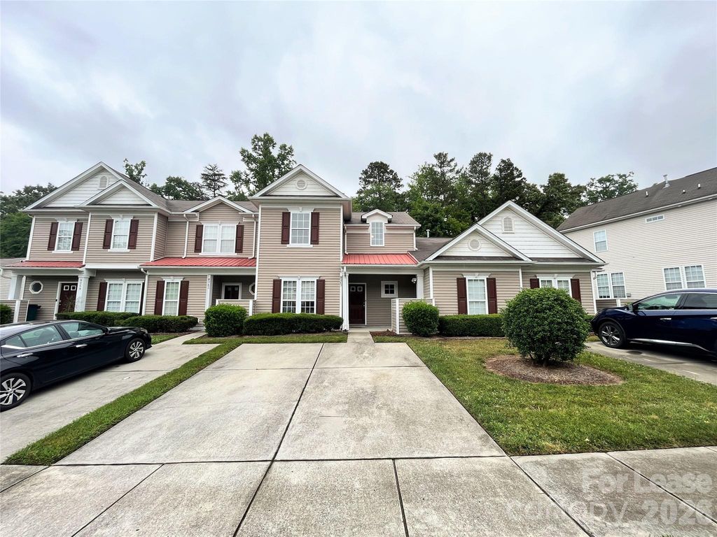 8267 Carob Tree Lane, Charlotte, NC 28215