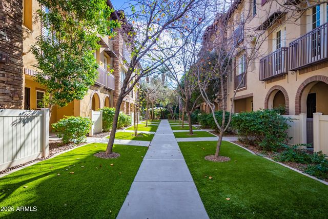 2450 E ROMA Avenue, Phoenix, AZ 85016