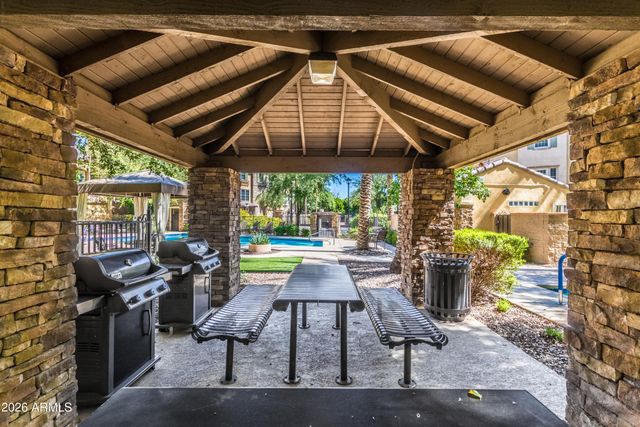 2450 E ROMA Avenue, Phoenix, AZ 85016