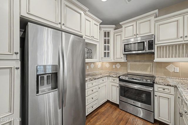 2450 E ROMA Avenue, Phoenix, AZ 85016