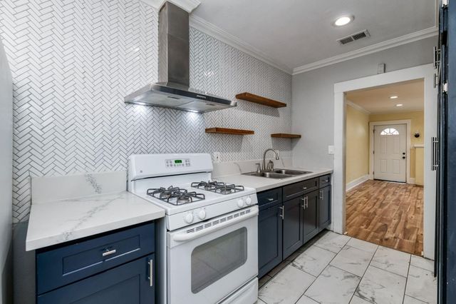 824 N Thorne Avenue, Fresno, CA 93728