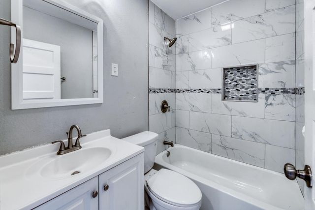824 N Thorne Avenue, Fresno, CA 93728