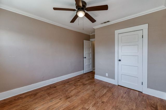 824 N Thorne Avenue, Fresno, CA 93728