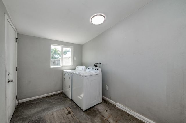 824 N Thorne Avenue, Fresno, CA 93728