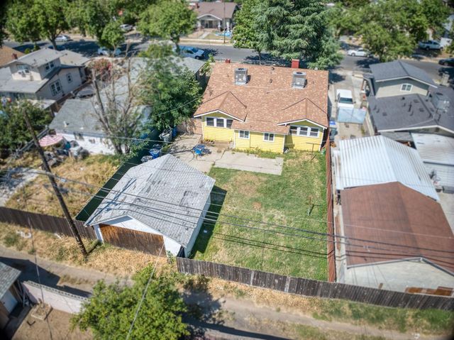 824 N Thorne Avenue, Fresno, CA 93728