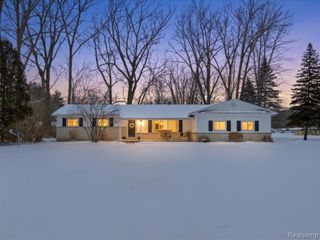 5837 Lakeshore Road, Fort Gratiot, MI 48059
