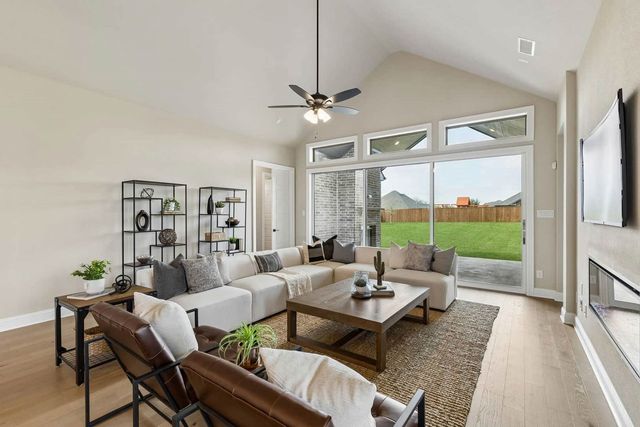 137 Cross Timbers Street, Azle, TX 76020