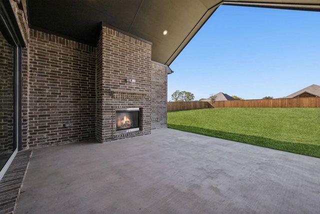 137 Cross Timbers Street, Azle, TX 76020