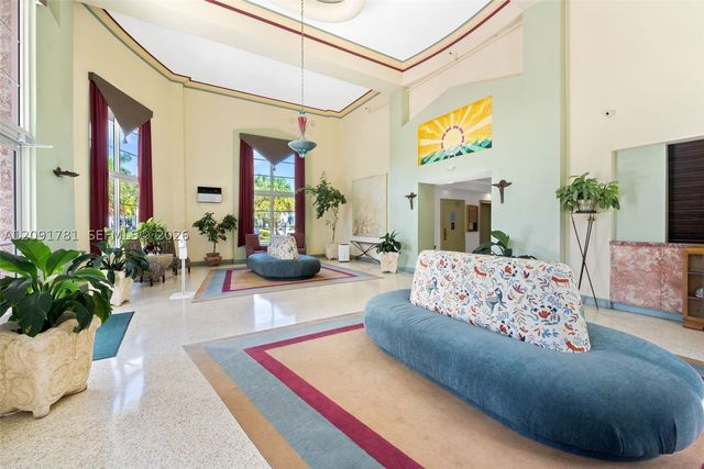 255 W 24th St 330, Miami Beach, FL 33140