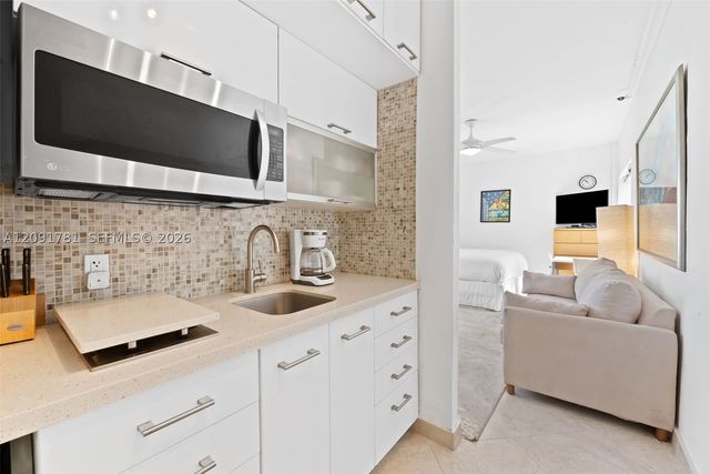 255 W 24th St 330, Miami Beach, FL 33140