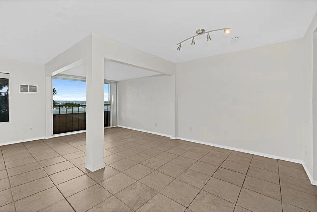 6361 Caminito Andreta, San Diego, CA 92111