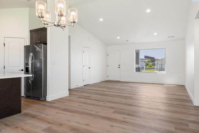 6562 W 30th Pl, Kennewick, WA 99338