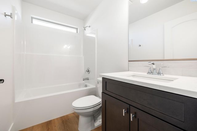 6562 W 30th Pl, Kennewick, WA 99338