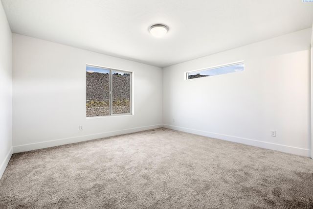 6562 W 30th Pl, Kennewick, WA 99338
