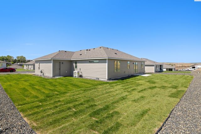 6562 W 30th Pl, Kennewick, WA 99338