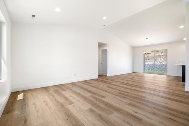 6562 W 30th Pl, Kennewick, WA 99338