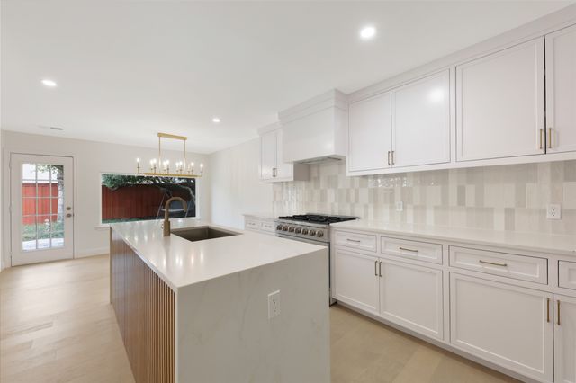 2707 Quail Ridge Drive, Carrollton, TX 75006