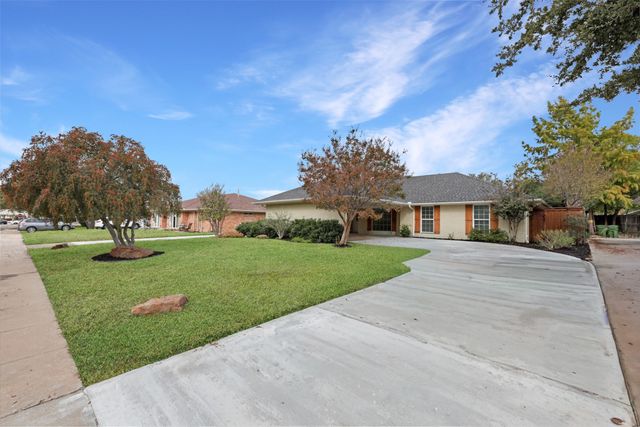 2707 Quail Ridge Drive, Carrollton, TX 75006