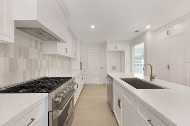 2707 Quail Ridge Drive, Carrollton, TX 75006