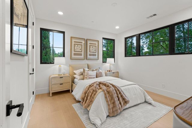 15 San Juan Avenue, Menlo Park, CA 94025