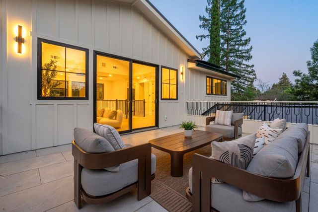 15 San Juan Avenue, Menlo Park, CA 94025